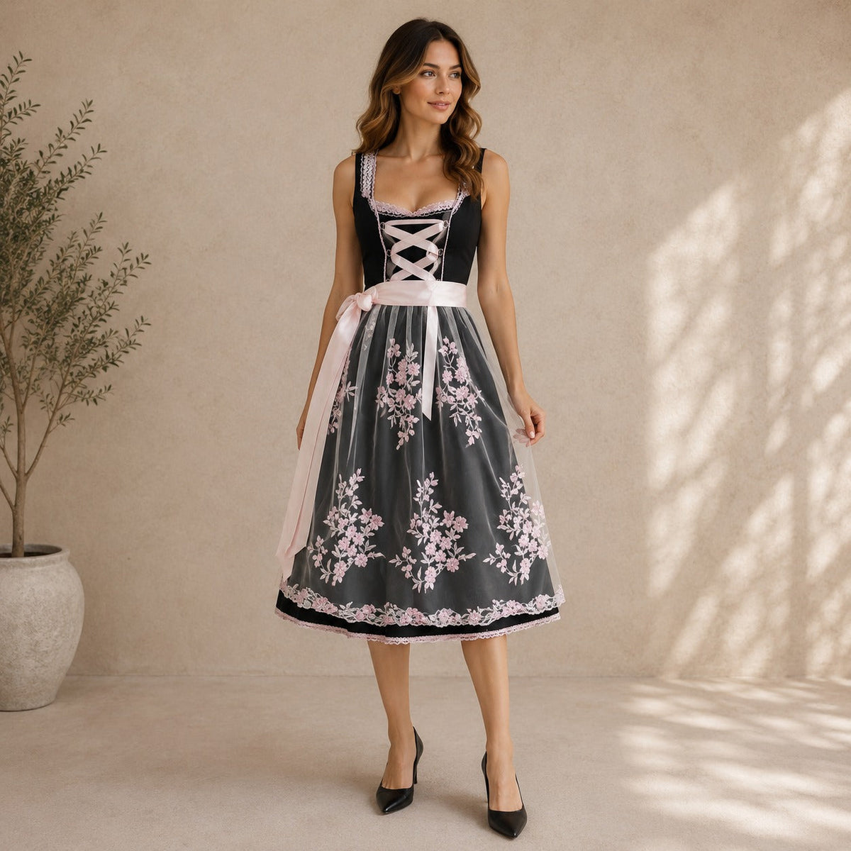 Dirndl à Motif Floral en Noir pour Femme