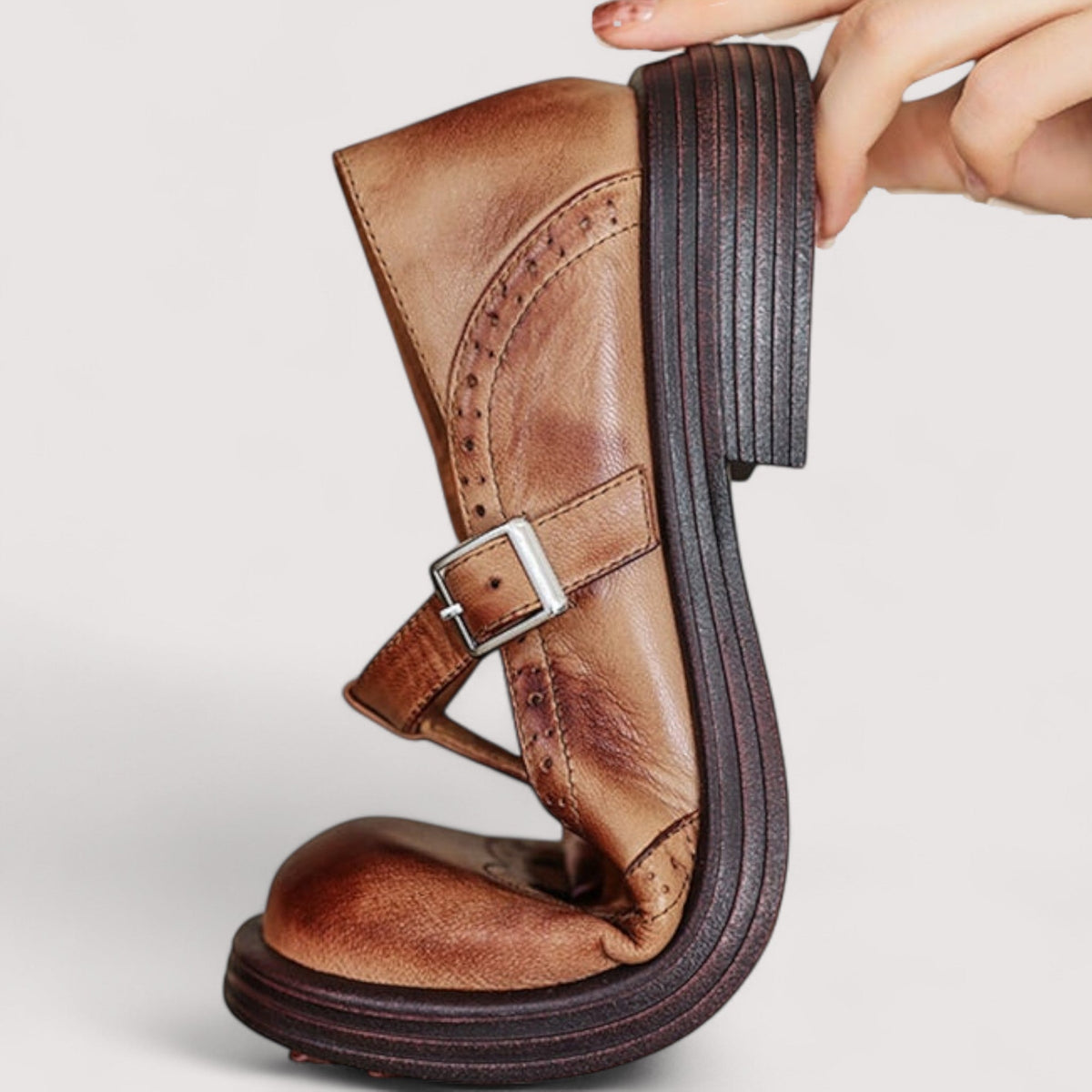 Mary Jane à Bride en T et Perforations Brogue pour Femme